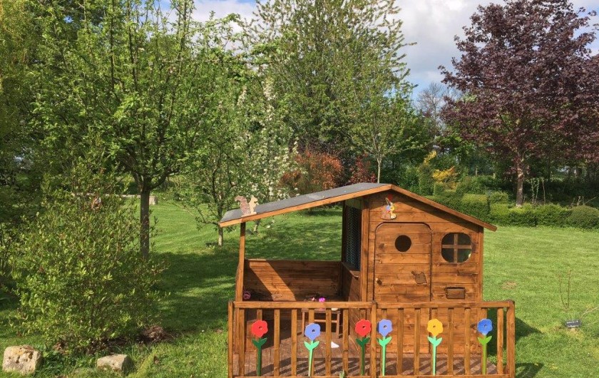 Location de vacances - Gîte à Beauval-en-Caux - cabane des enfants dans le parc