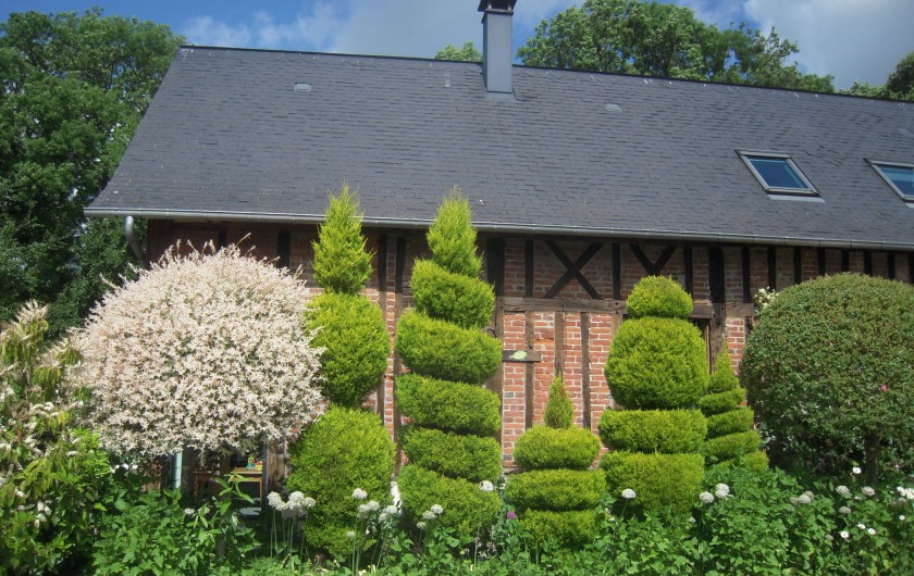 Location de vacances - Gîte à Beauval-en-Caux - gîte "les pommiers" bordé de topiaires