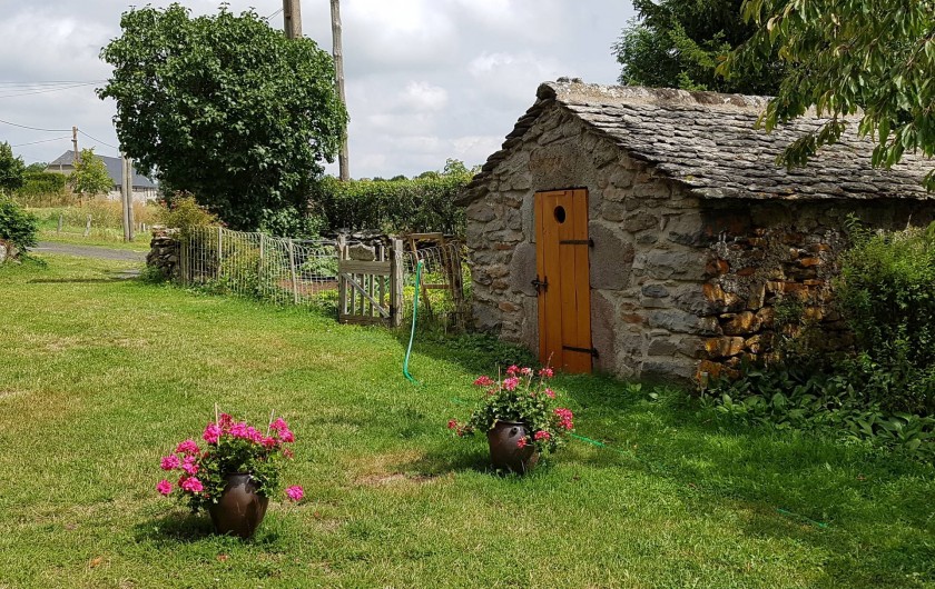 Location de vacances - Villa à Valuéjols - Jardinet devant de porte