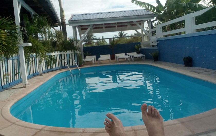 Location de vacances - Appartement à Les Abymes - La piscine à la Désirade, à 150 m de la plage.