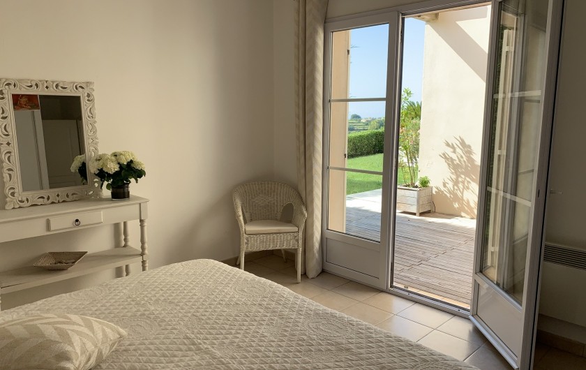 Location de vacances - Villa à Cagnes-sur-Mer - Chambre1 Room#1
