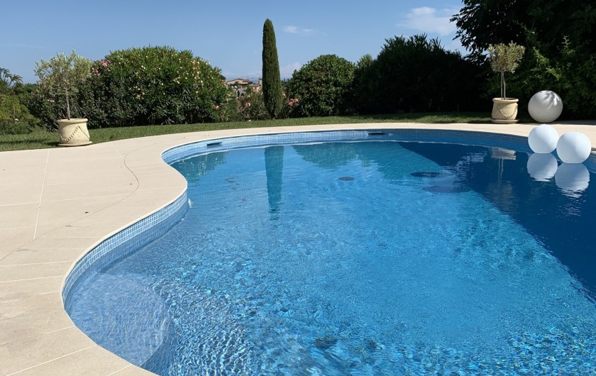 Location de vacances - Villa à Cagnes-sur-Mer - La piscine 9,2m de long The pool , length 9.2m