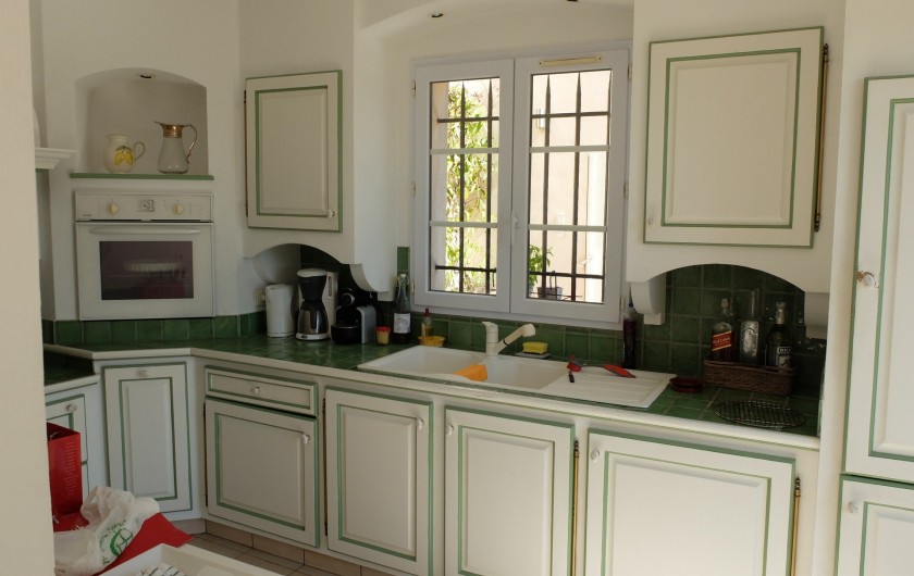 Location de vacances - Villa à Cagnes-sur-Mer - Cuisine Kitchen