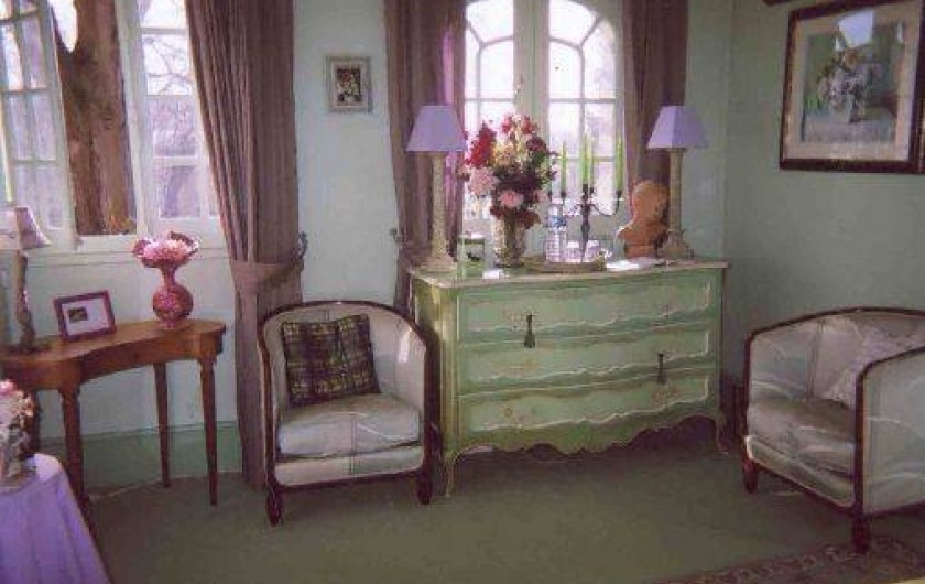 Location de vacances - Chambre d'hôtes à Les Andelys - Vue de la chambre sur le jardin