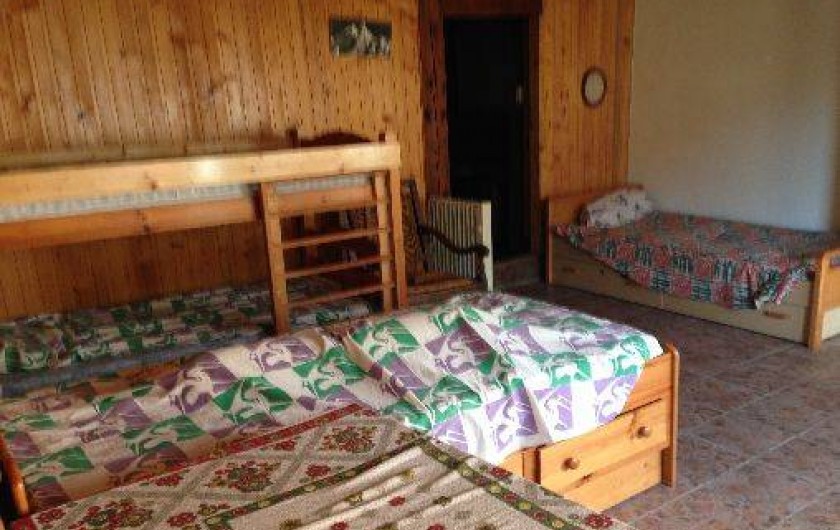 Location de vacances - Villa à Essert-Romand - une grande chambre collective enfants