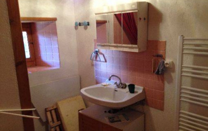 Location de vacances - Villa à Essert-Romand - La salle d'eau du bas