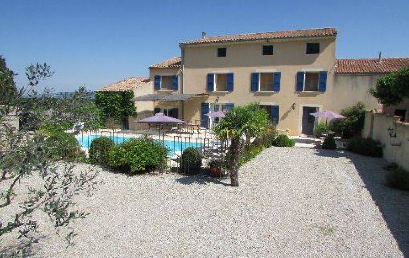 Location de vacances - Gîte à Mazan - Cour de la propriété clos