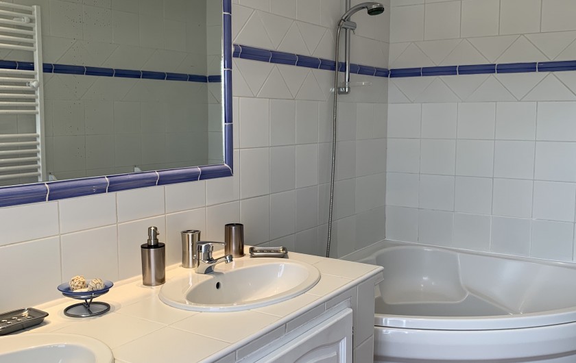 Location de vacances - Gîte à Mazan - Salle de bain chambre parentale