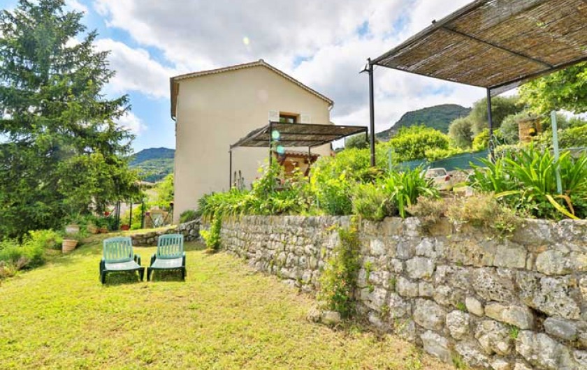 Location de vacances - Appartement à Le Bar-sur-Loup - BEAU JARDIN BIEN EXPOSE PLEIN SUD