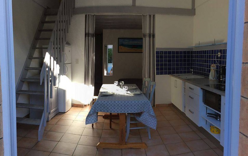 Location de vacances - Gîte à Vacqueyras - Vue de la porte d'entrée du gîte