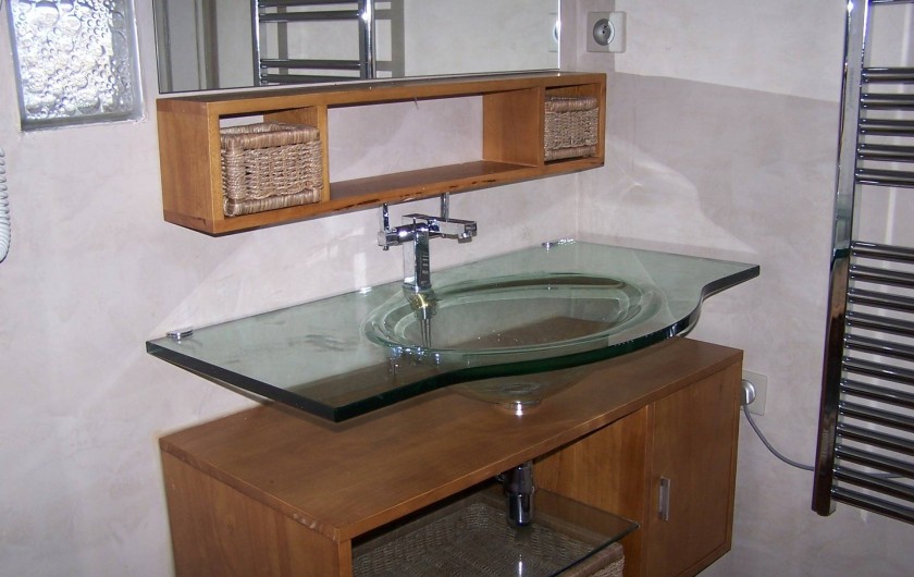Location de vacances - Maison - Villa à Mazan - Salle de bains chambre Bois Olivier