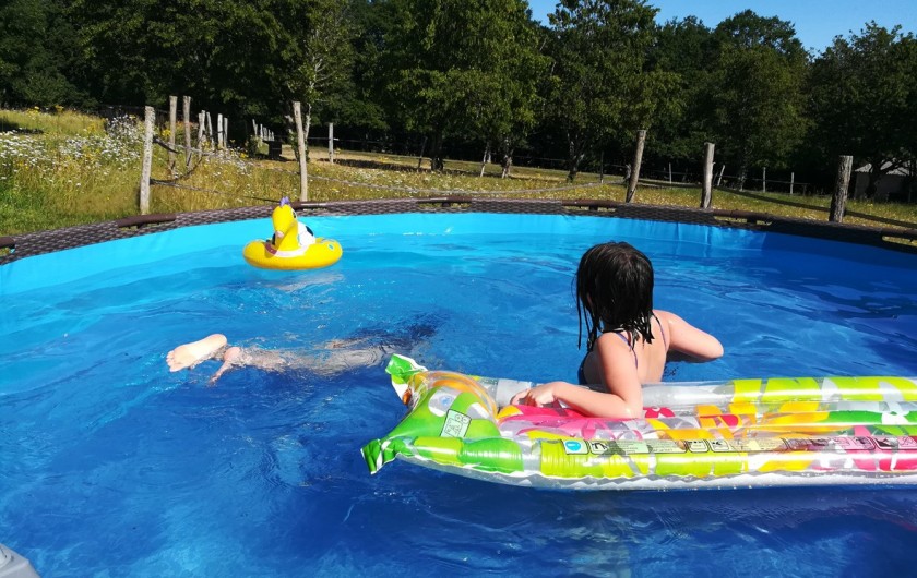 Location de vacances - Gîte à Donzy - Piscine commune