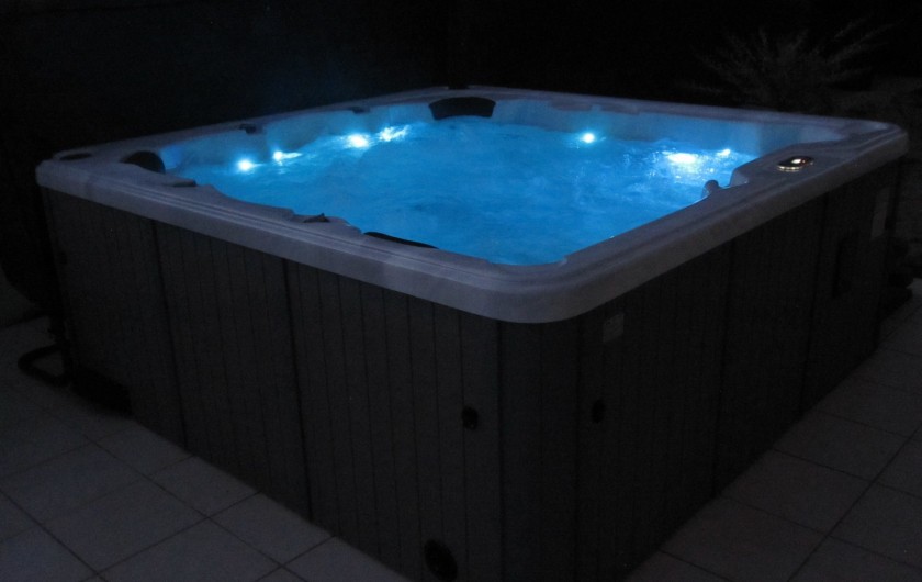 Location de vacances - Chambre d'hôtes à Soulac-sur-Mer - Soulac'Ouette - Spa 5 places  de nuit