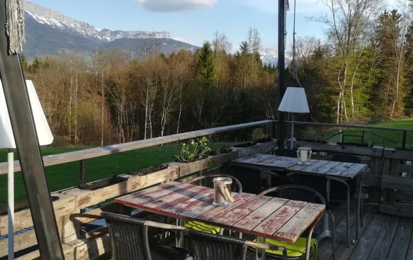 Location de vacances - Appartement à Charvonnex - terrasse vue montagnes et campagne