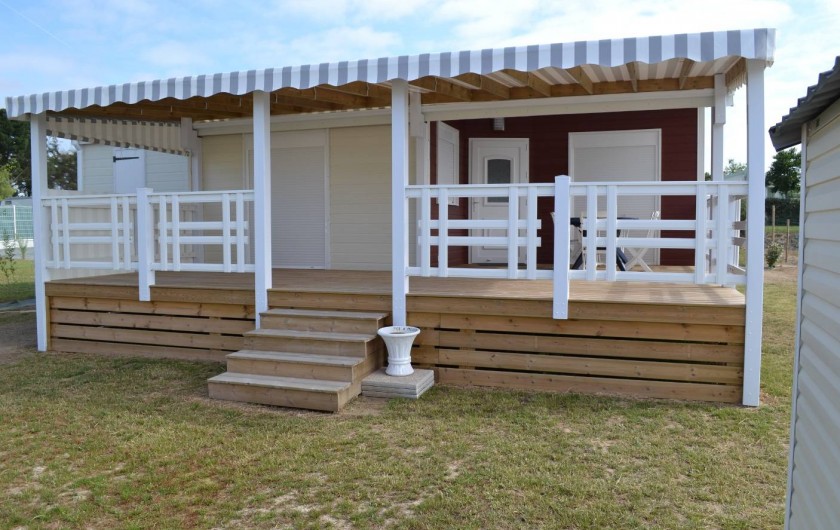 Location de vacances - Camping à Brem-sur-Mer - Chalet "Prestige XL" terrasse ouverte