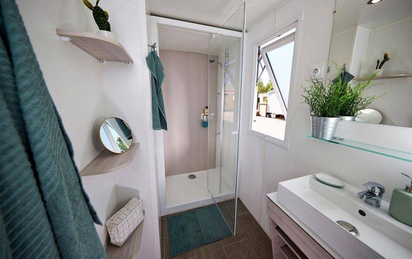 Location de vacances - Camping à Brem-sur-Mer - Mobil Home "confort" terrasse ouverte