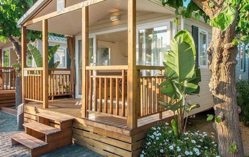 Location de vacances - Camping à Brem-sur-Mer - Mobil home "Confort" terrasse couverte