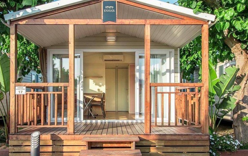 Location de vacances - Camping à Brem-sur-Mer - Mobil home "Confort" terrasse couverte