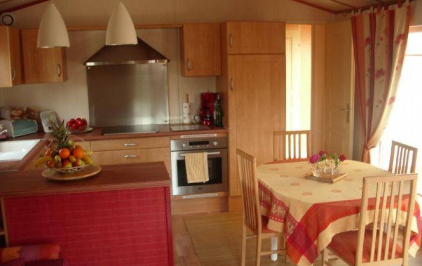 Location de vacances - Camping à Brem-sur-Mer - Chalet "Prestige XL" terrasse ouverte
