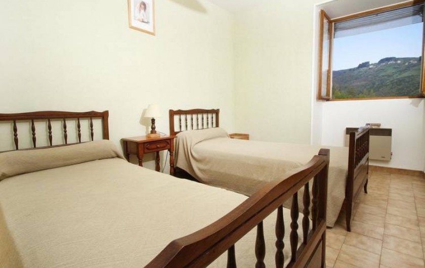 Location de vacances - Gîte à Saint-Étienne-de-Serre - Chambre deux lits