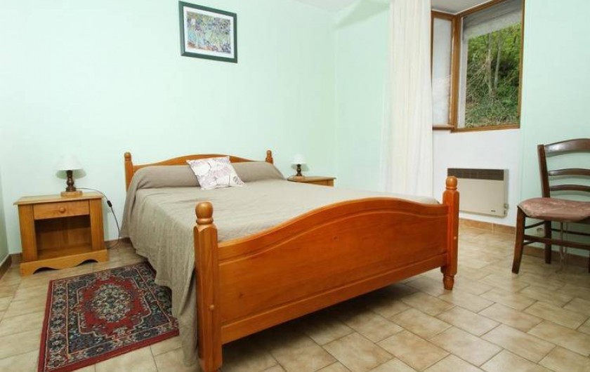 Location de vacances - Gîte à Saint-Étienne-de-Serre - Grande chambre