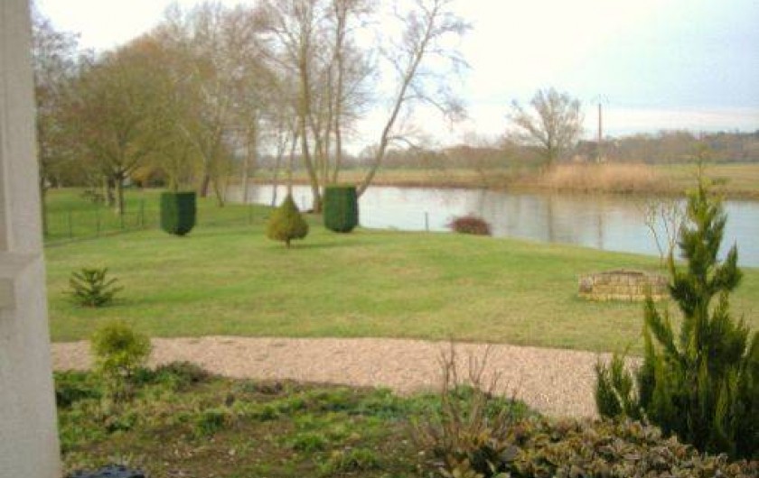 Location de vacances - Gîte à Belleray - Jardin d'agrément avec vue sur le fleuve Meuse
