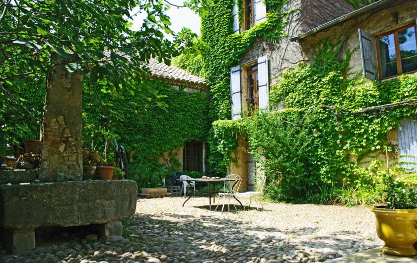 Location de vacances - Gîte à Lirac - La cour