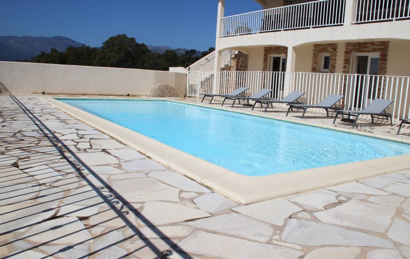 Location de vacances - Villa à Sainte-Lucie de Porto-Vecchio - PISCINE