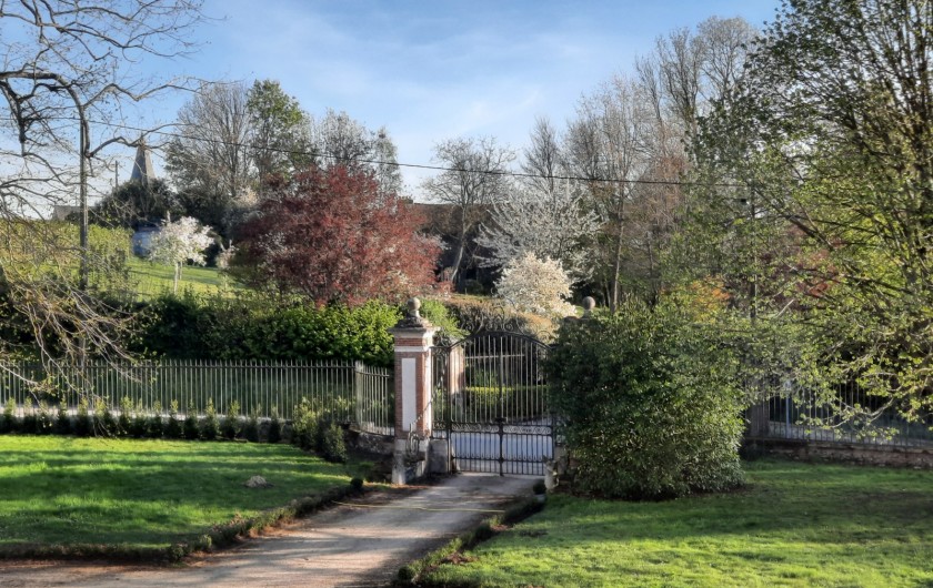 Location de vacances - Château - Manoir à Mesnil-Verclives - le portail