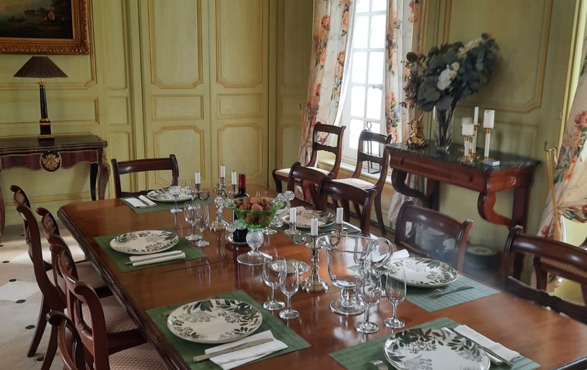 Location de vacances - Château - Manoir à Mesnil-Verclives - la salle a manger pour 14 personnes