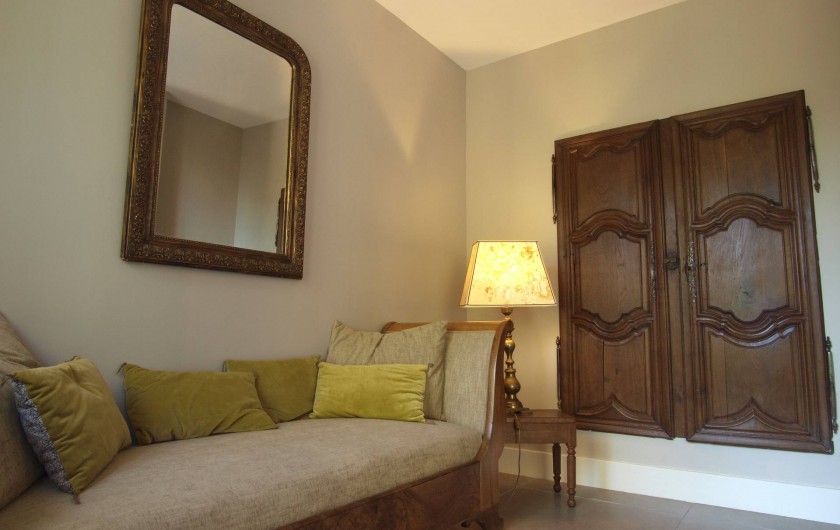 Location de vacances - Appartement à Sète - Espace salon de la chambre La Pointe Courte