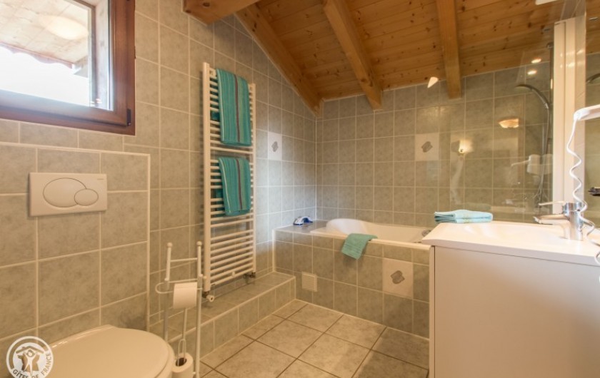 Location de vacances - Chalet à Châtel - salle de bains  en suite de la chambre 5 et 7