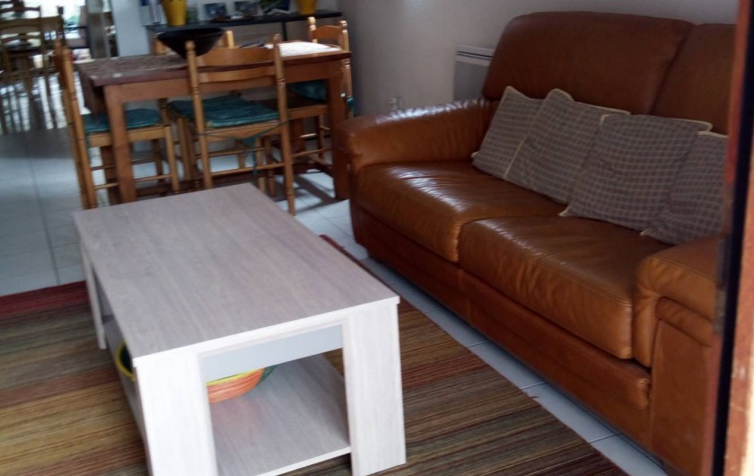 Location de vacances - Villa à Gruissan Plage - séjour et salle à manger