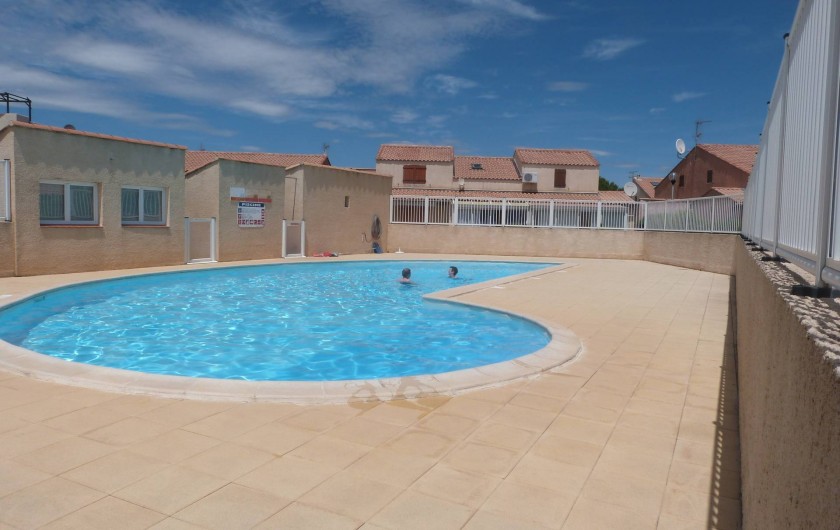 Location de vacances - Villa à Gruissan Plage - la piscine de la résidence