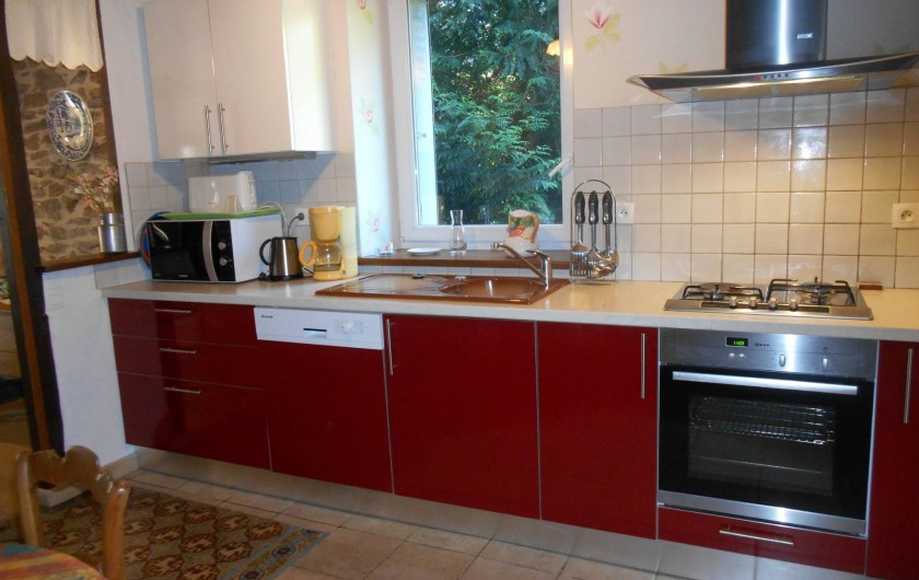Location de vacances - Maison - Villa à Nouzerolles - cuisine tout équipée grand four  lave-vaisselle  micro- onde ....