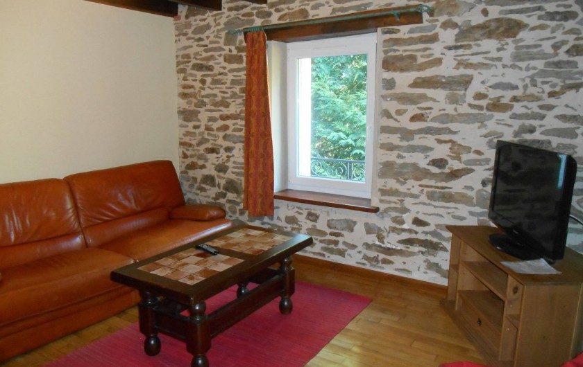 Location de vacances - Maison - Villa à Nouzerolles - salon du haut pour les enfants  coin TV