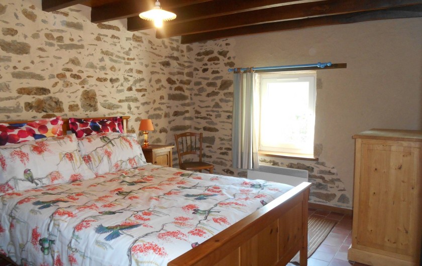 Location de vacances - Maison - Villa à Nouzerolles - chambre bleue lit 140/200 matelas épais