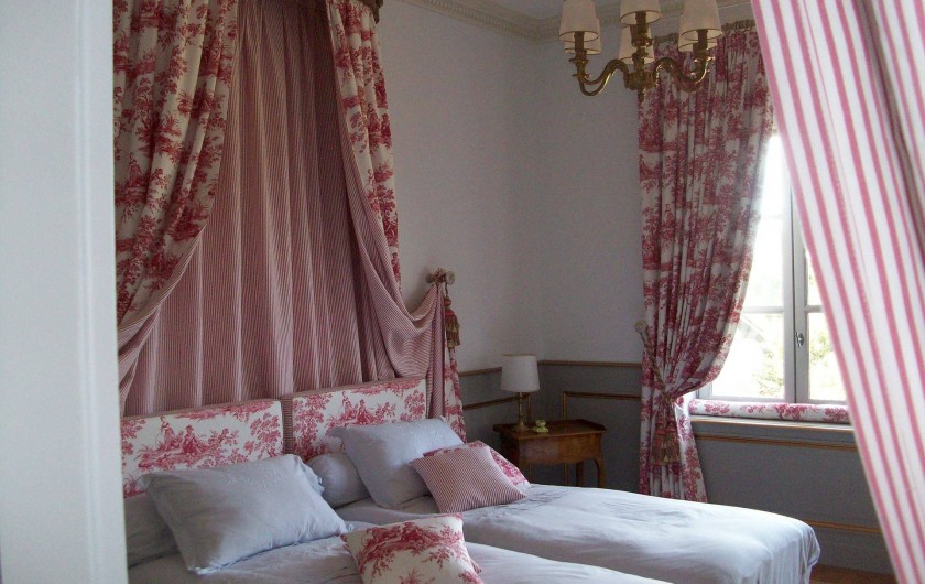 Location de vacances - Chambre d'hôtes à Saint-Trivier-de-Courtes - Notre chambre  romantique "Prélude" style XViiième s.