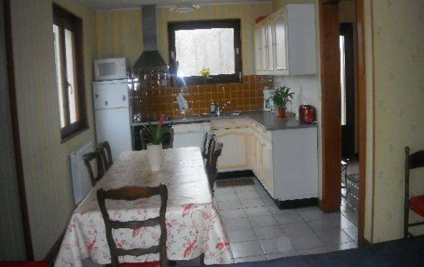 Location de vacances - Chalet à Gérardmer - cuisine salle à manger