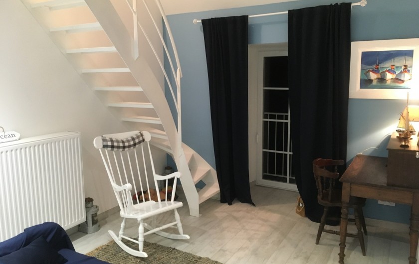 Location de vacances - Gîte à La Rouquette - Escalier de la mezzanine de la chambre Océan