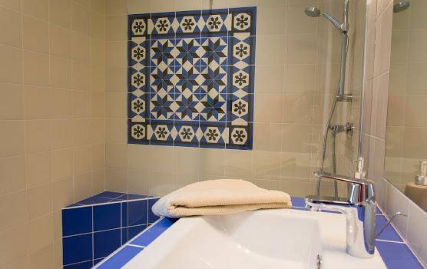 Location de vacances - Gîte à La Rouquette - Salle de Bain Voyage