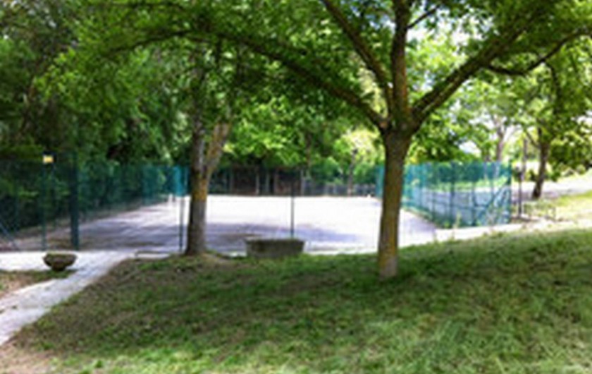 Location de vacances - Gîte à Pezens - Tennis