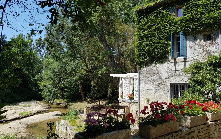 Location de vacances - Gîte à Pezens - Arrivée au Moulin