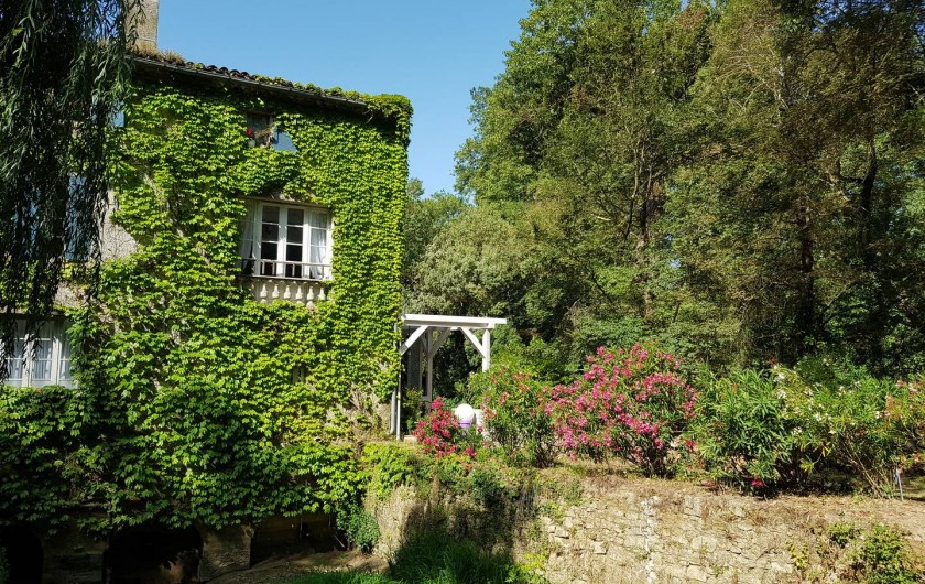 Location de vacances - Gîte à Pezens - Coté Parc