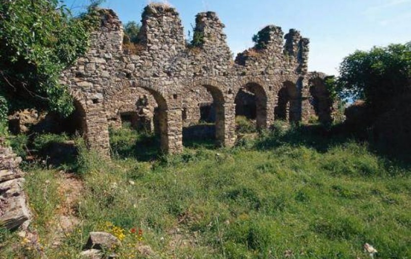 Location de vacances - Bungalow - Mobilhome à Ghisonaccia - Cuvent ruiné San' Francescu Prunelli-Albitrone (20 km)