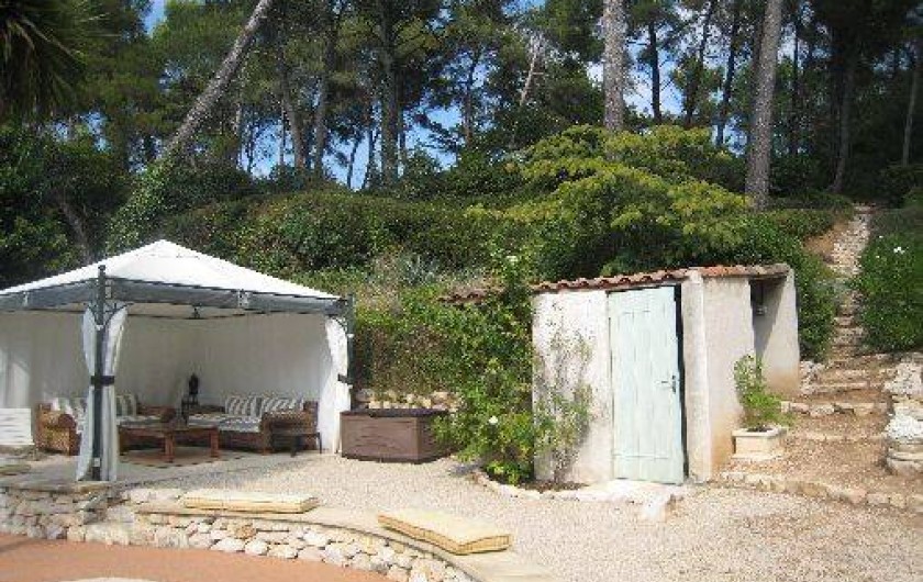 Location de vacances - Appartement à Aix-en-Provence - Tonnelle piscine