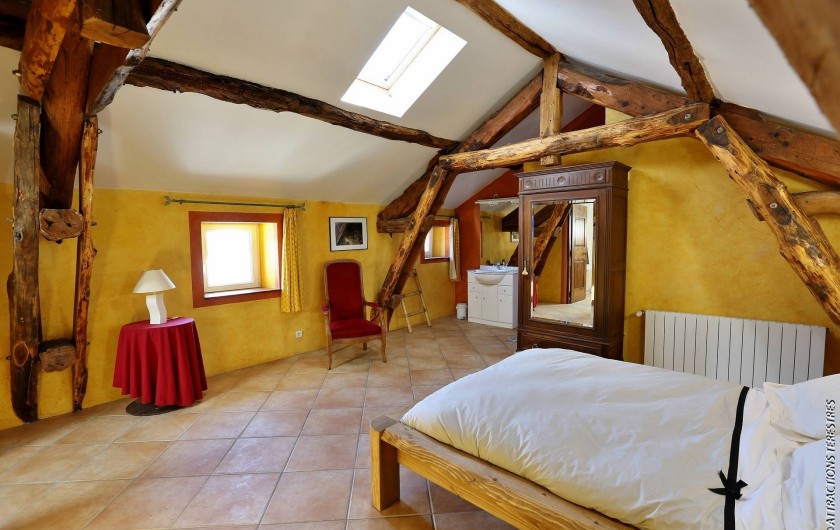 Location de vacances - Gîte à Castanet-le-Haut - Chambre "le grenier" 25m²