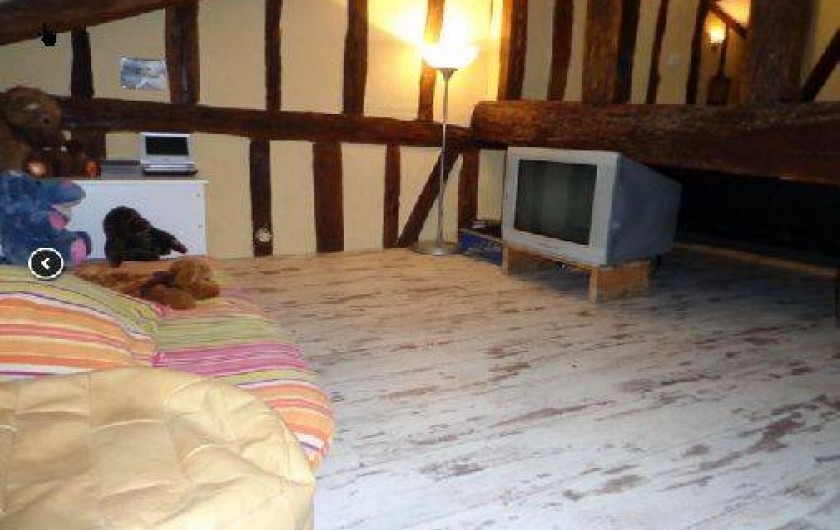 Location de vacances - Villa à Berdoues - Coin enfant, avec tv, lecteur dvd, dvd, peluches, jouets..