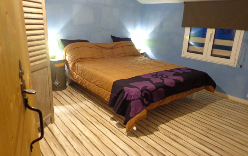 Location de vacances - Villa à Berdoues - Chambre bleue, étage
