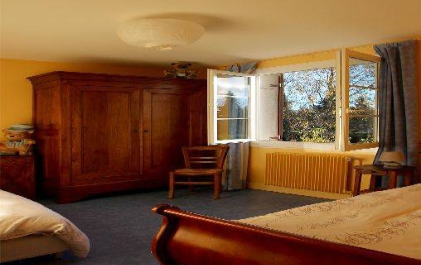 Location de vacances - Gîte à Autun - La chambre 'jaune '  rez de chaussée -2 lits de une personne.